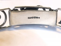 Brett armband från svenska Asa silver. Tillverkad 1950.