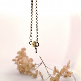 Romantiskt halsband 18k second hand