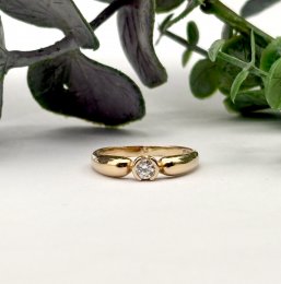 Second hand ring 18k guld Cubic zirkonia Strl 19,75