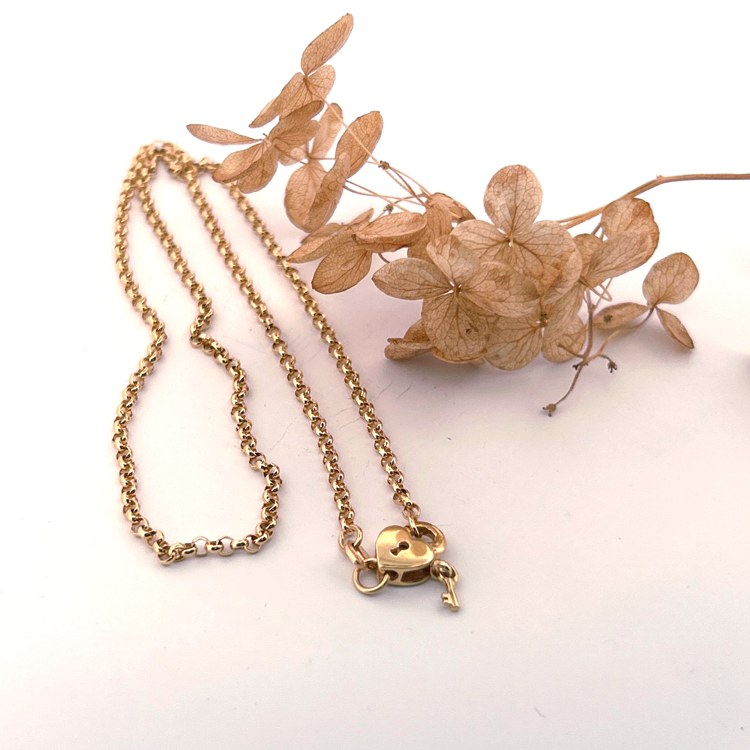 Romantiskt halsband 18k second hand