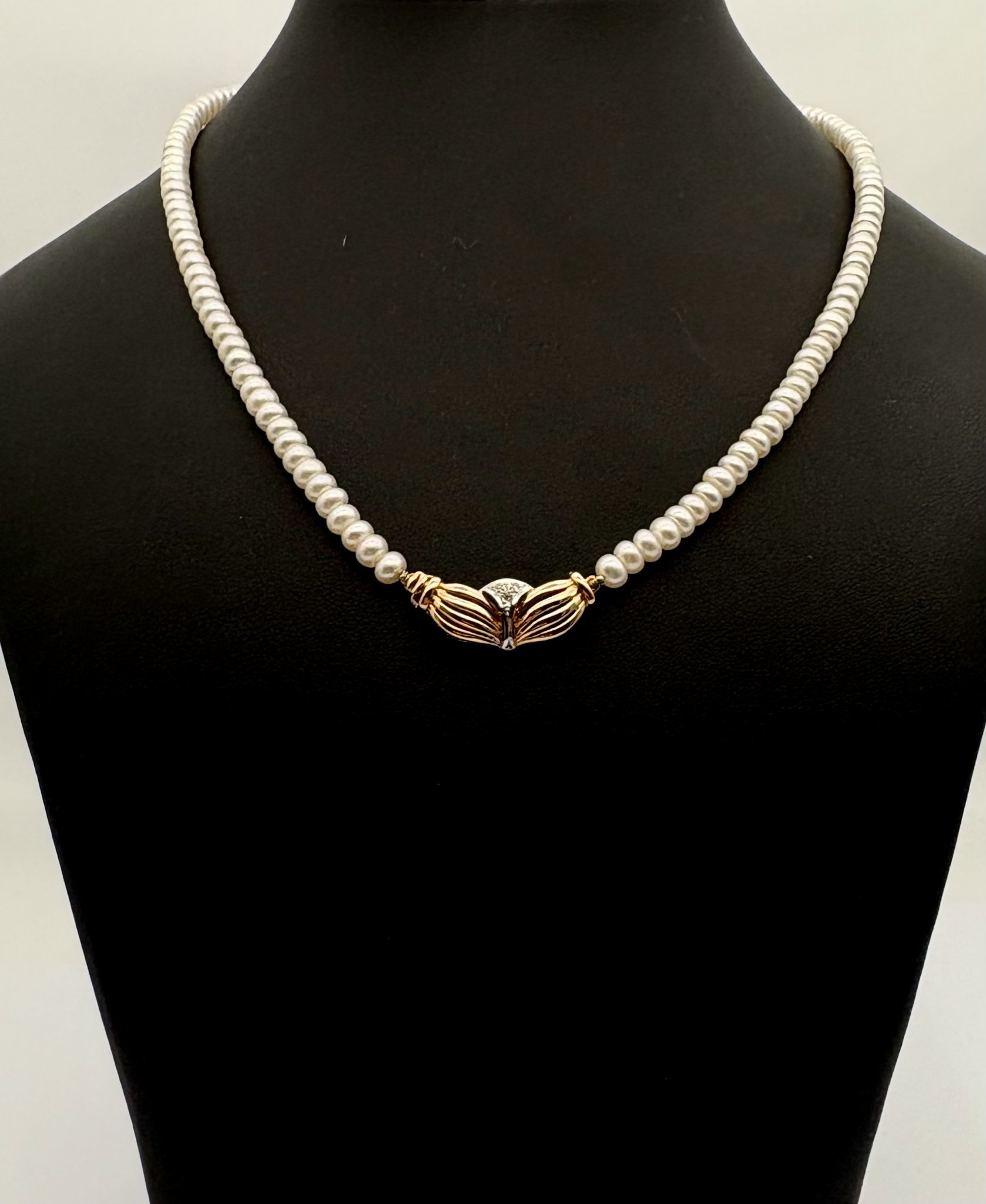 Vintage halsband 18k guld saltvattenspärlor diamanter