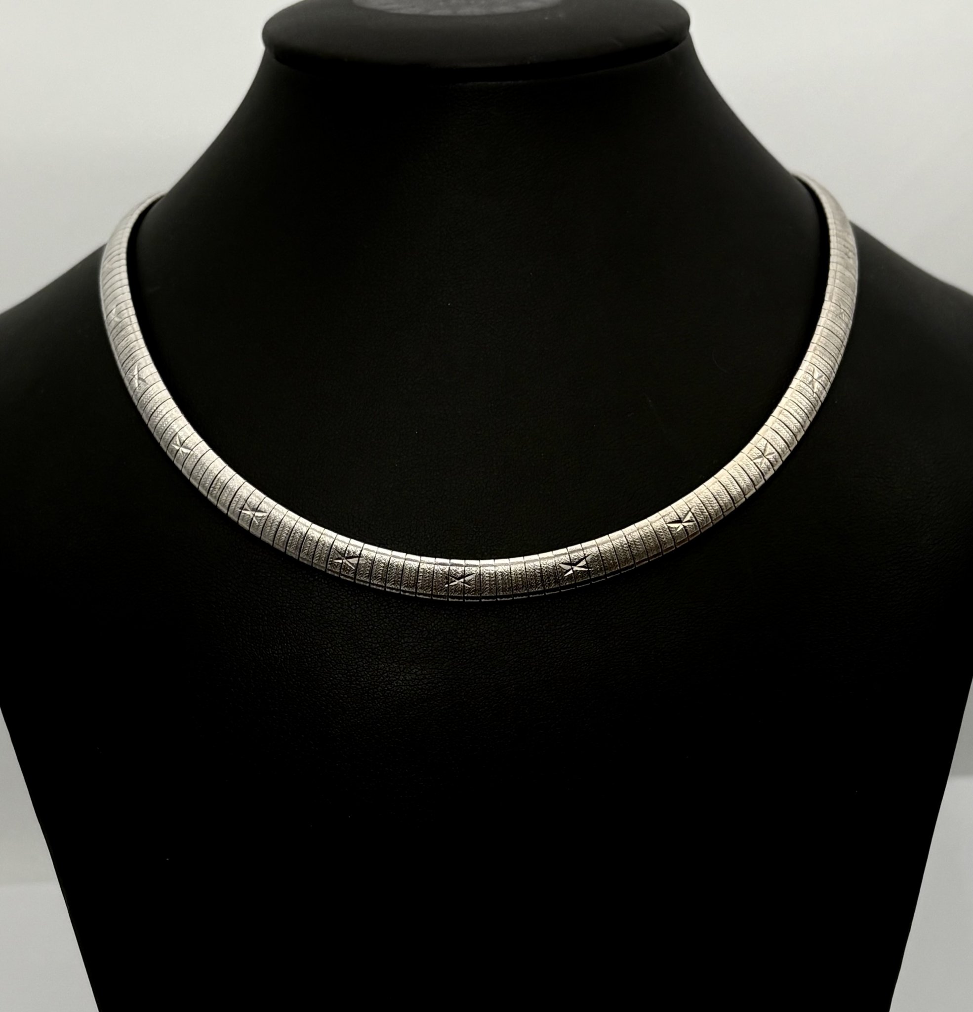 Second hand halsband äkta silver