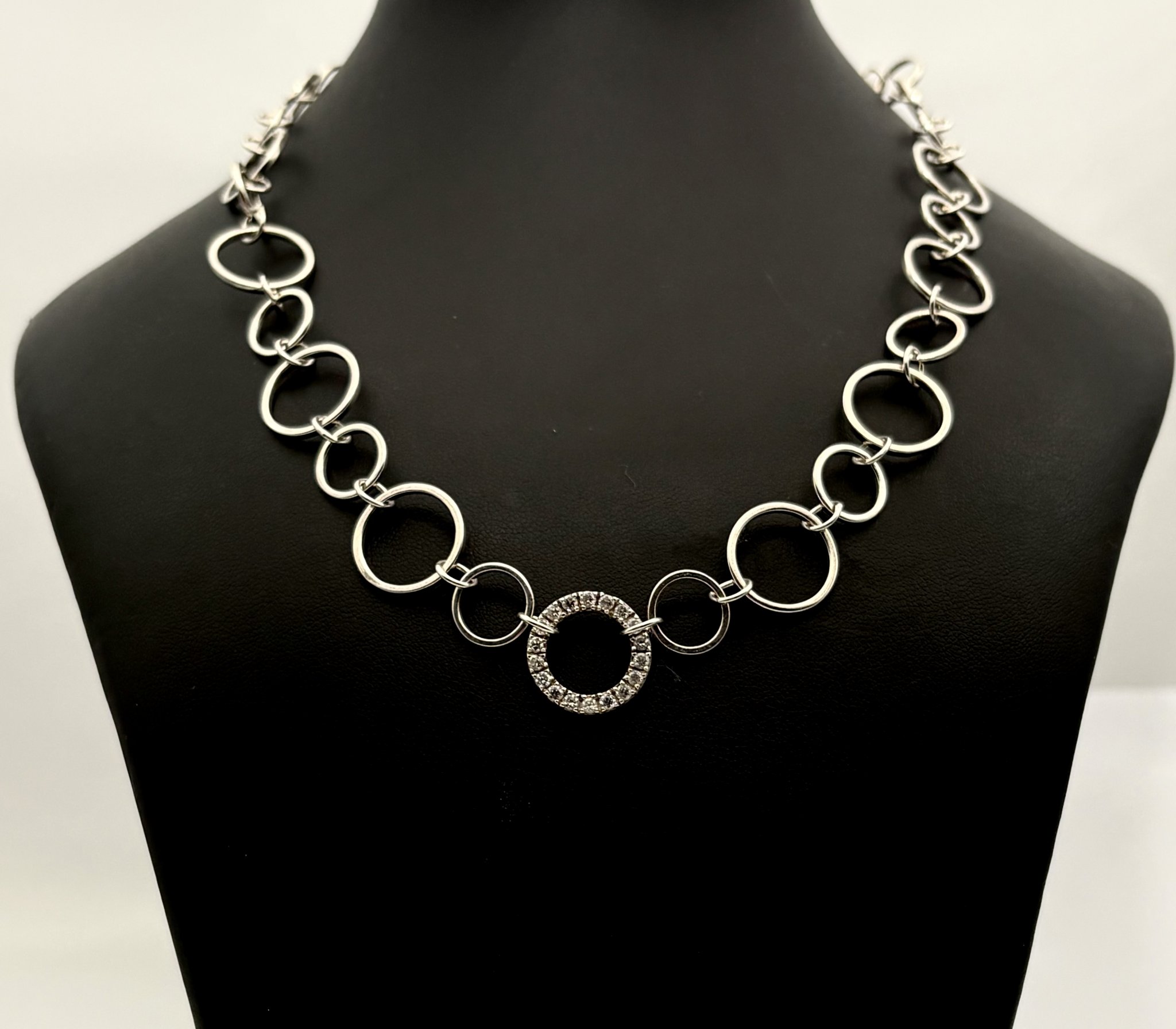 Second hand halsband äkta silver cubic zirconia