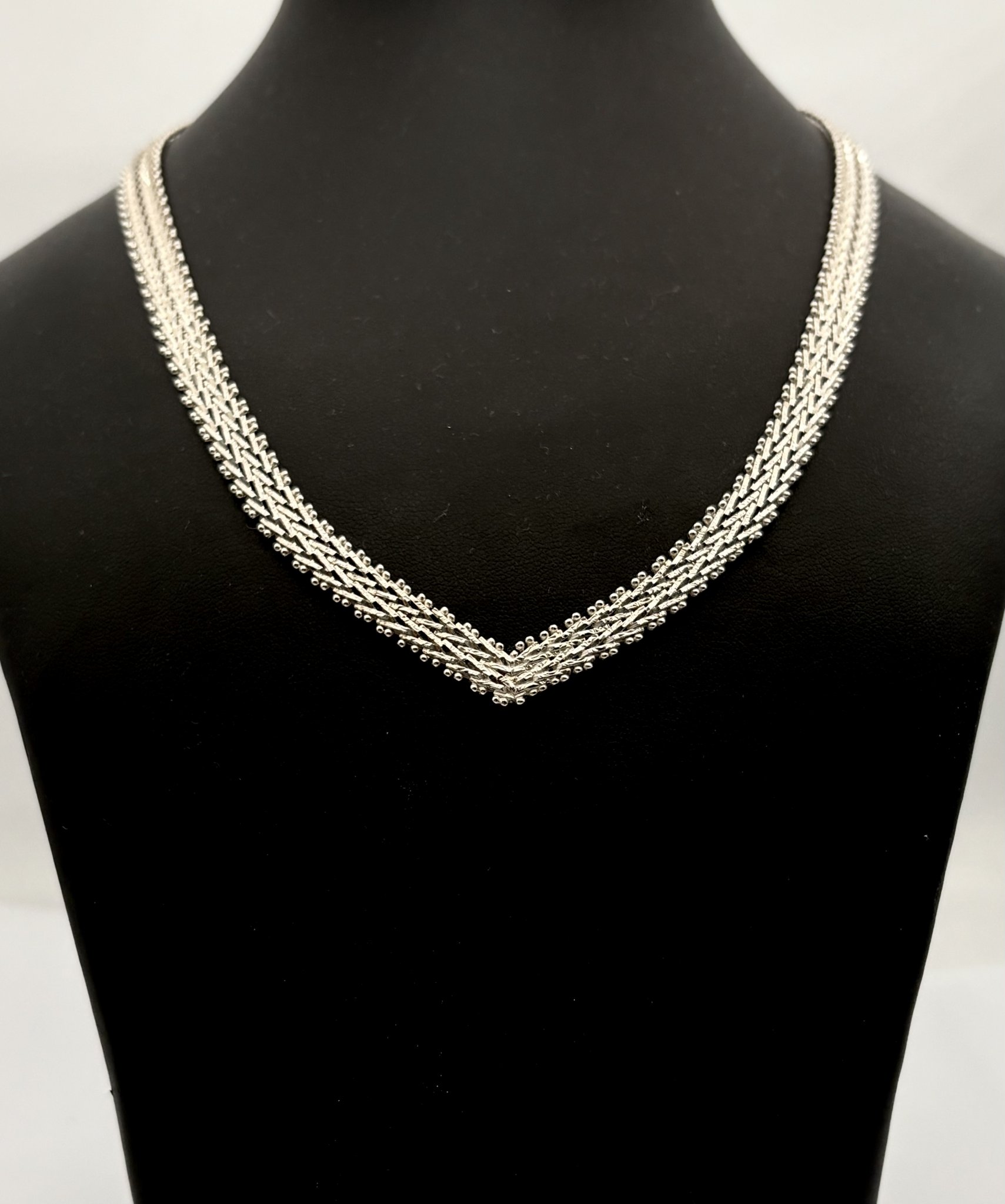 Second hand halsband i äkta silver