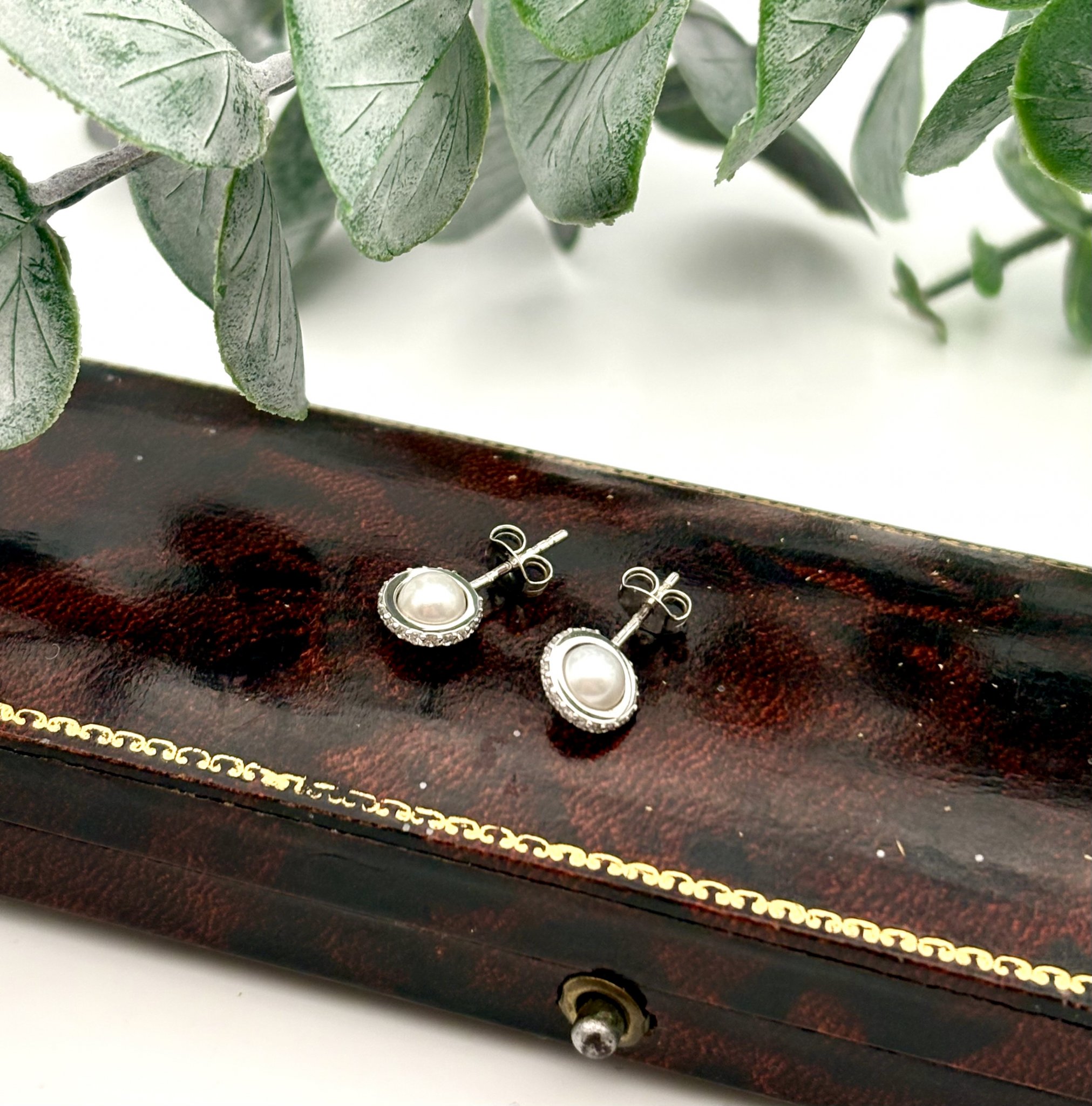 Second hand Efva Attling Little Day Pearl & Stars Ear 18k